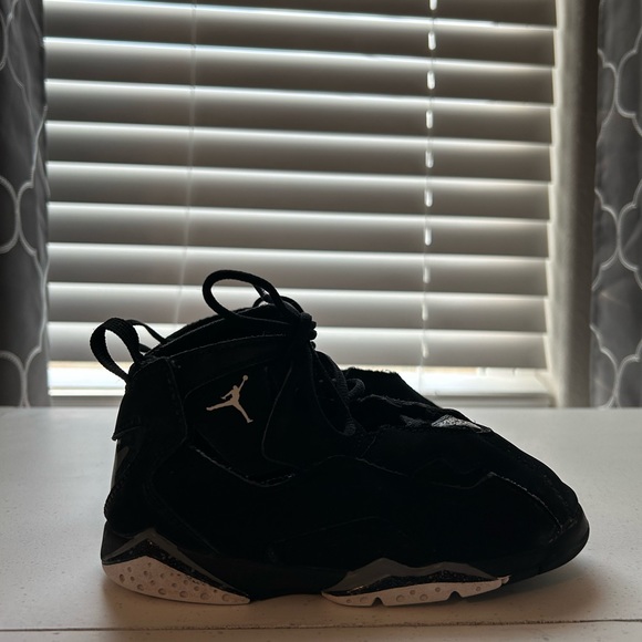 Jordan boys 10 - Picture 3 of 3
